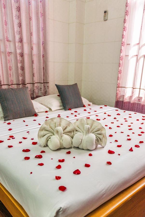 Maykha Hotel Mandalay Esterno foto